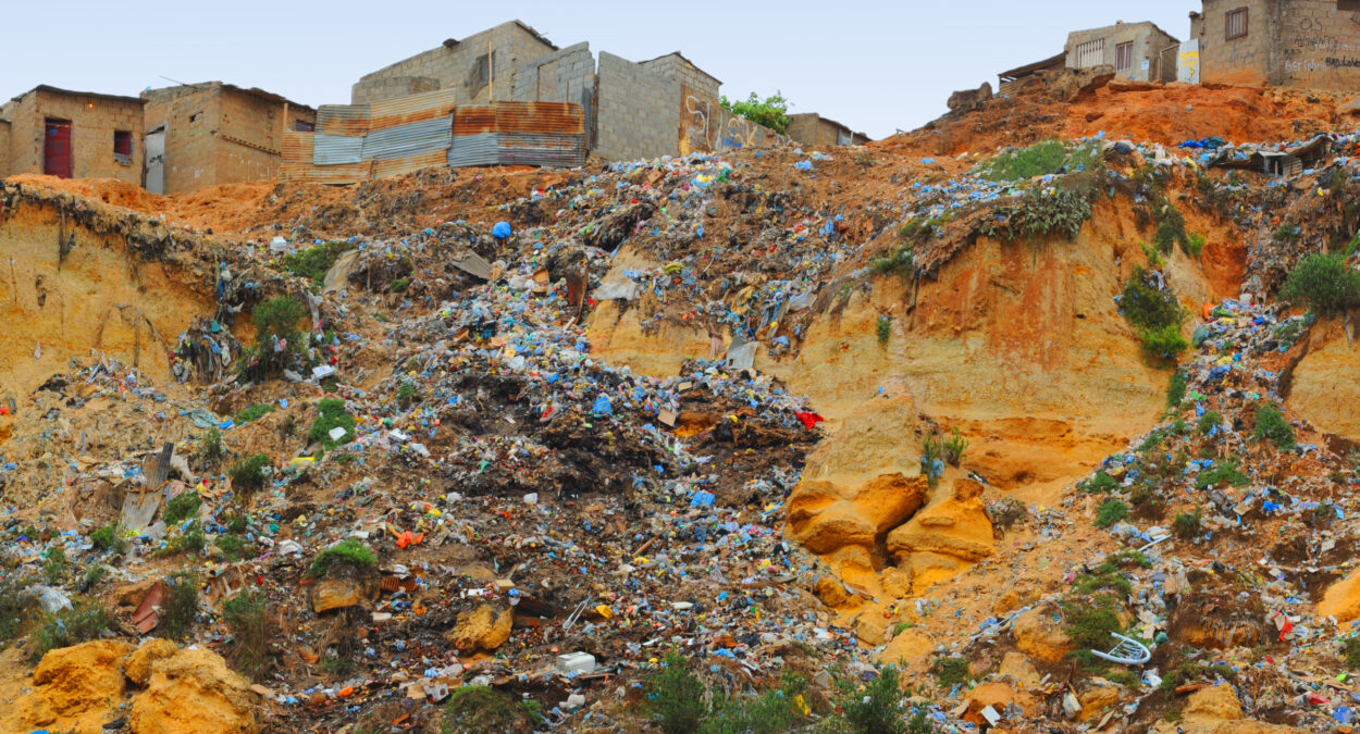Müllberg in der demokratischen Republik Kongo
